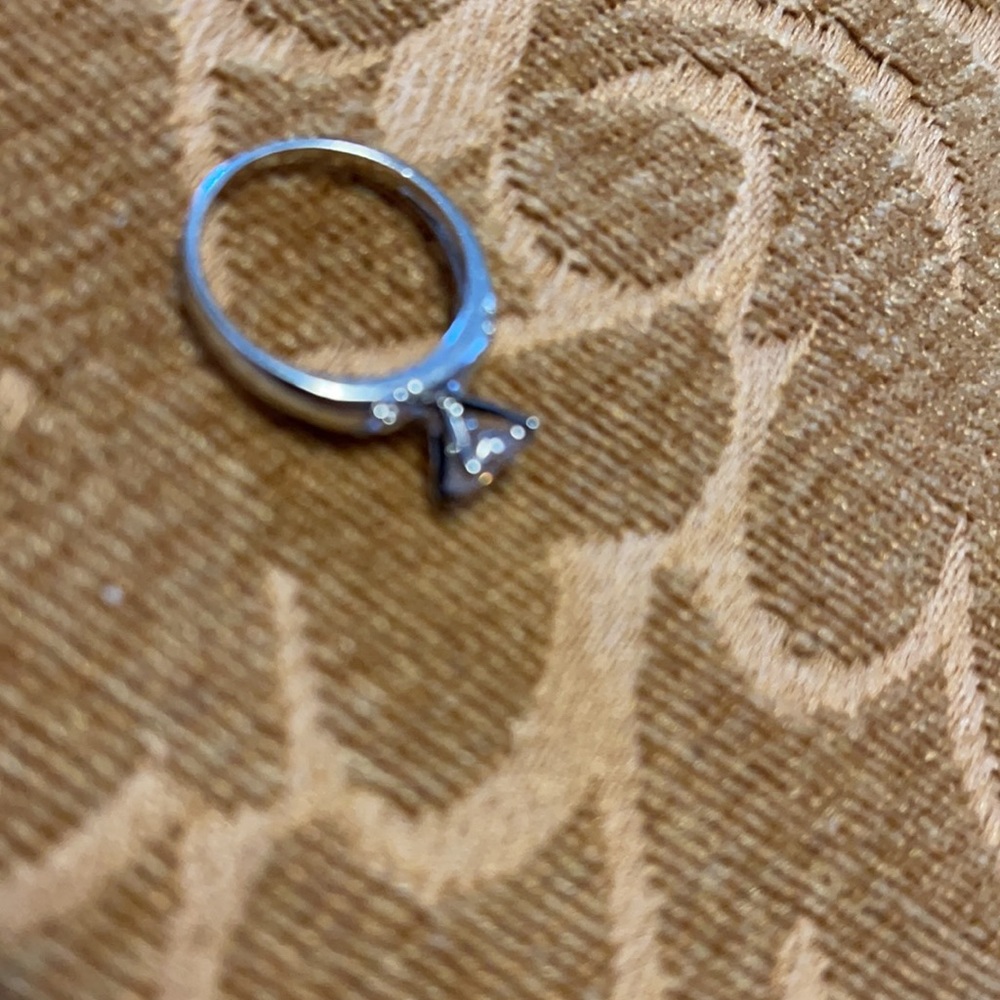 Used solitaire ring size 6 - Picture 5 of 5